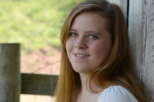 Samantha_Tuckwiller_SCHOLARSHIP_Recipient2015